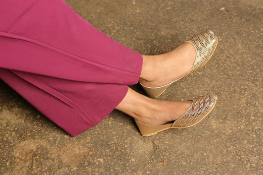 Pairing Khussa Shoes With Your Outfits: a Guide