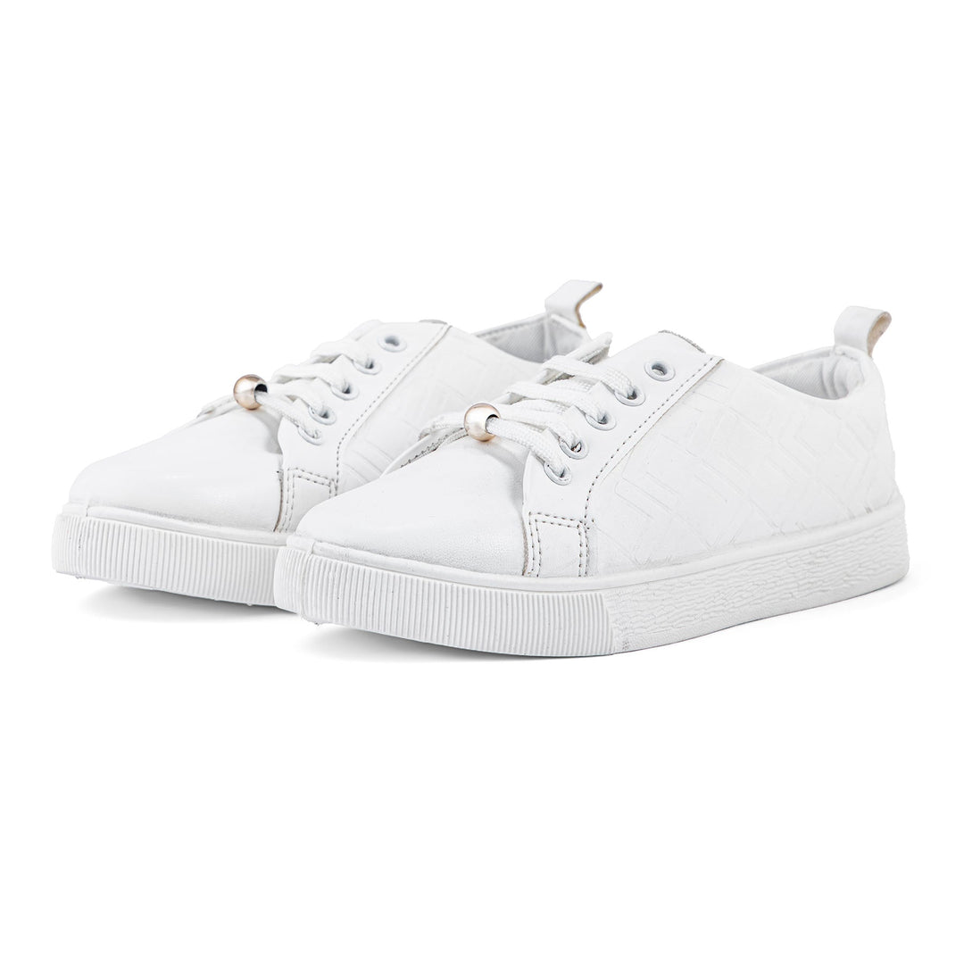 White Sneaker AT7332