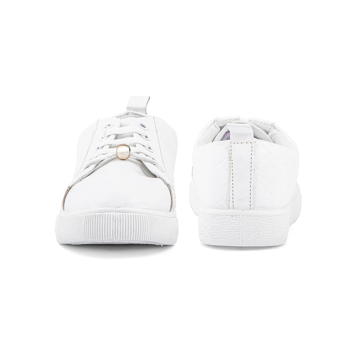 White Sneaker AT7332