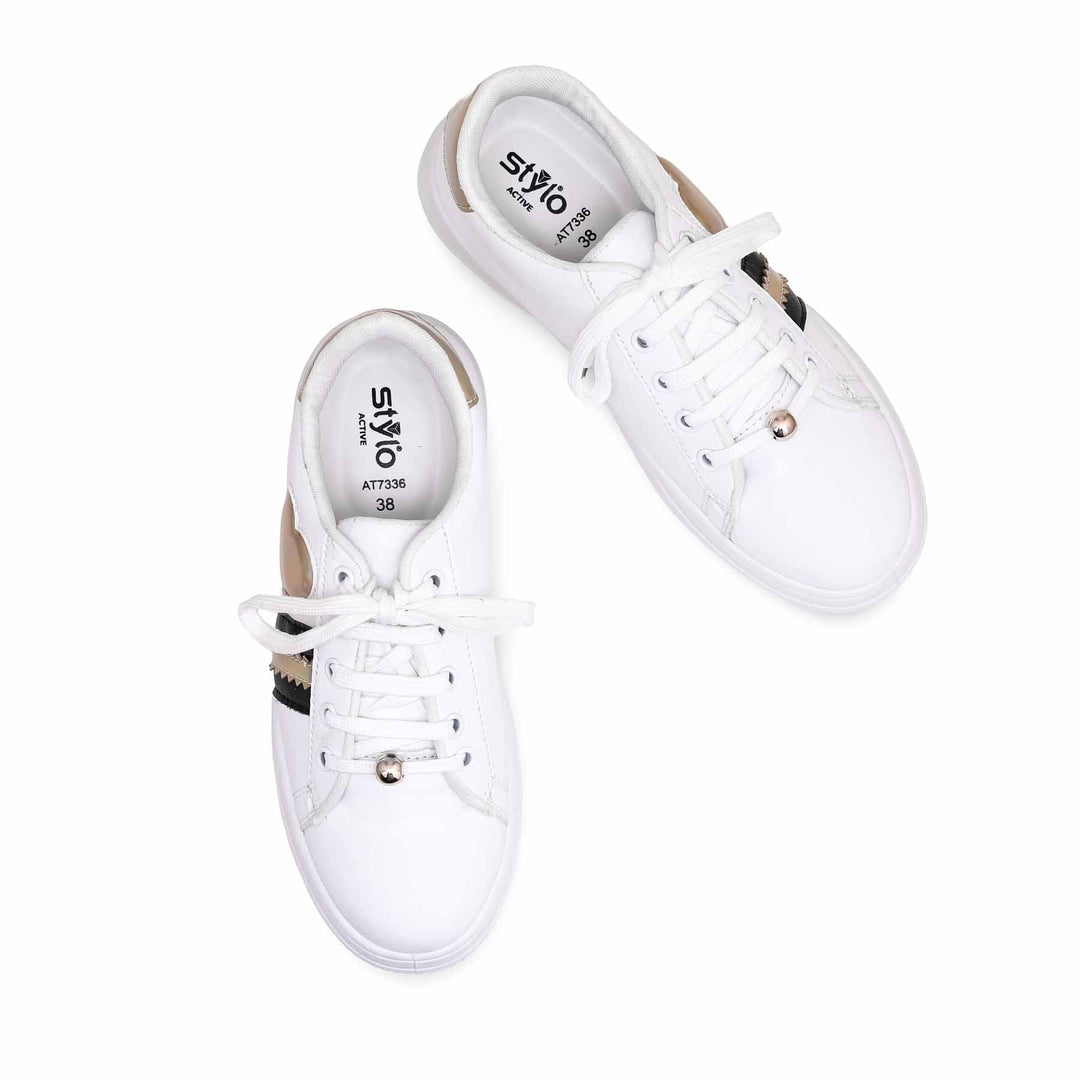 White Casual Sneaker AT7336