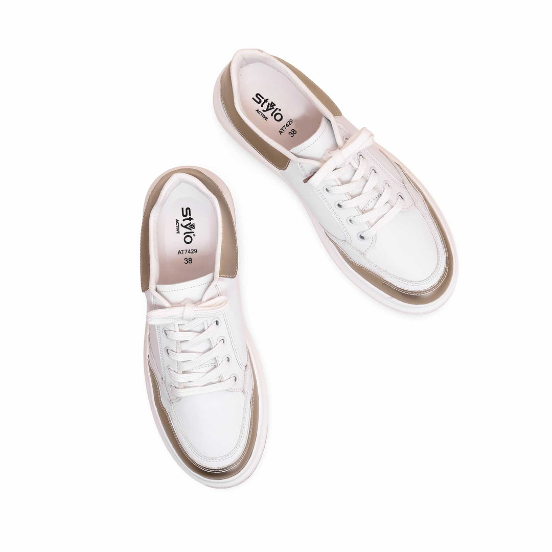 White Casual Sneaker AT7429