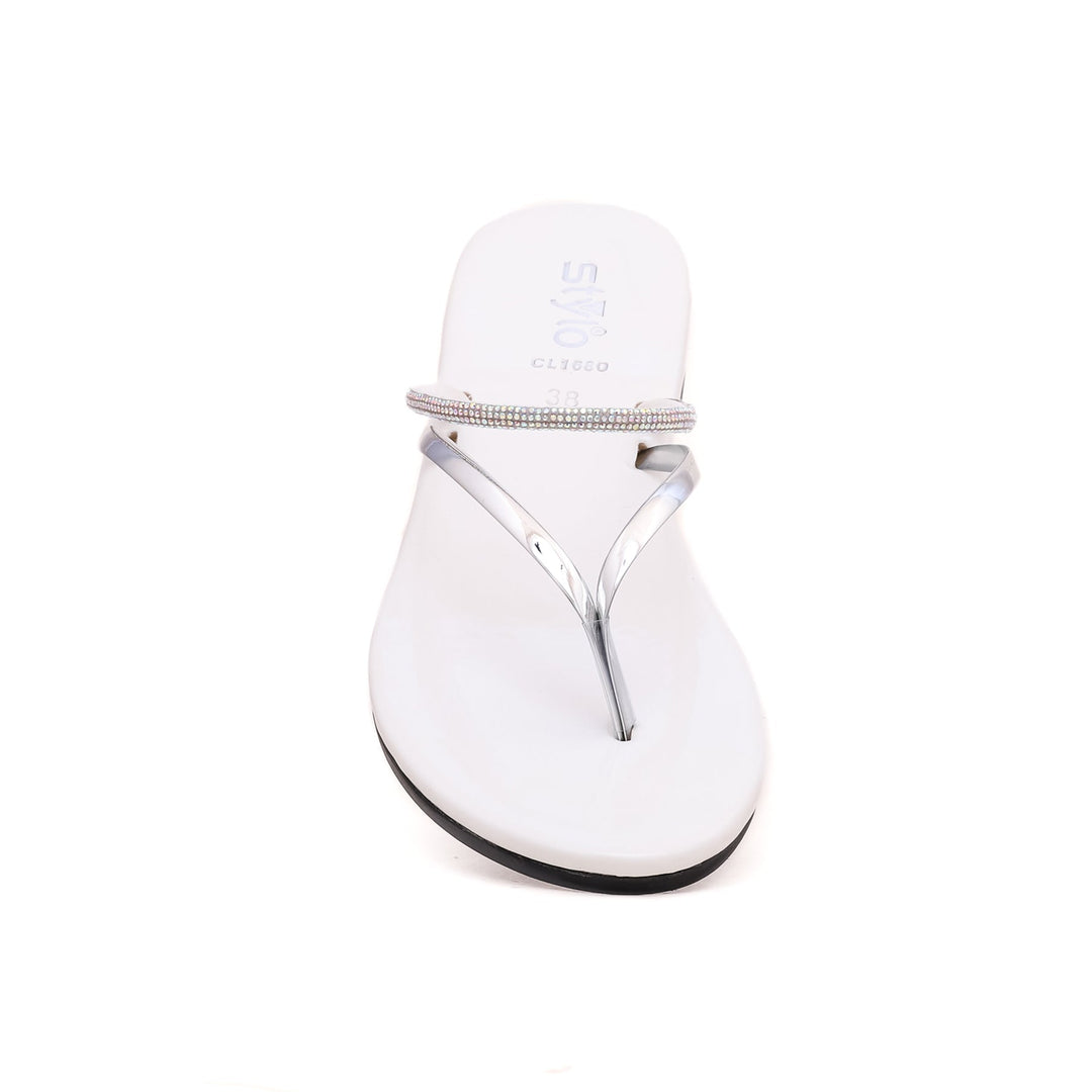 White Casual Chappal CL1680