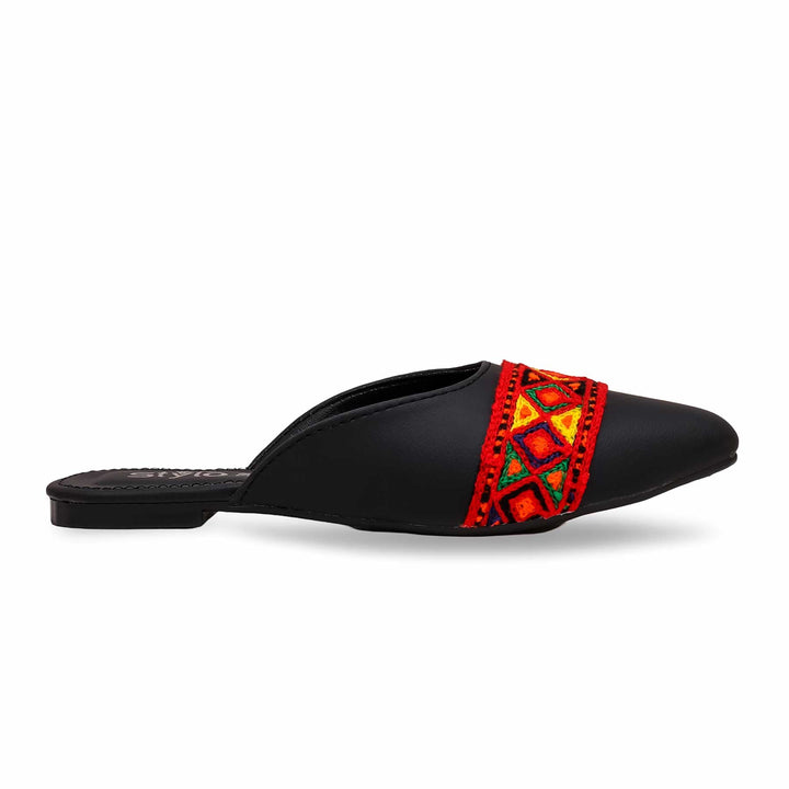 Black Back Open Chappal CL1838