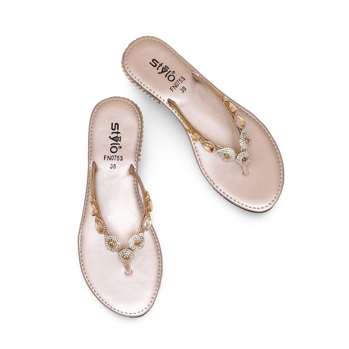 Golden Fancy Chappal FN0753