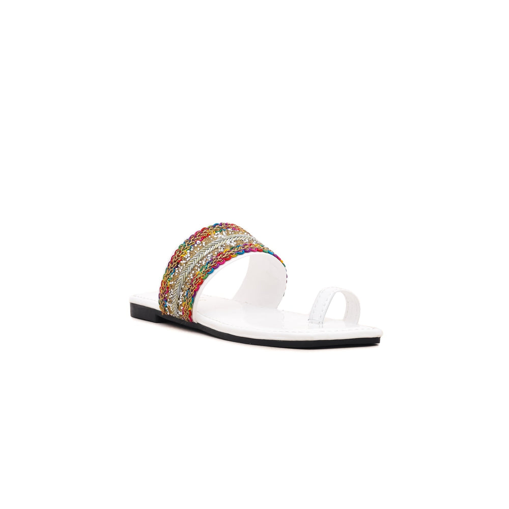 Girls White Casual Chappal KD5189