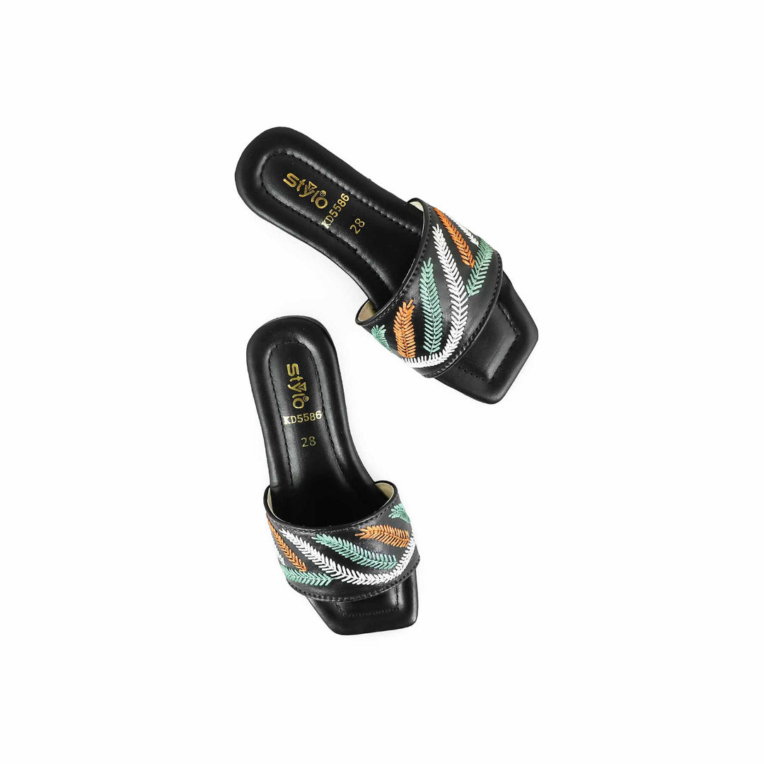 Girls Black Casual Slipper KD5586