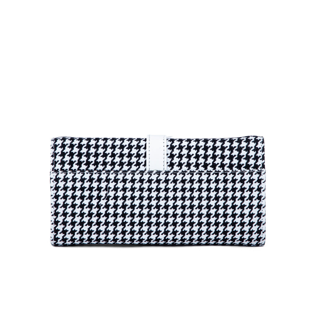 White Casual Wallet P97581