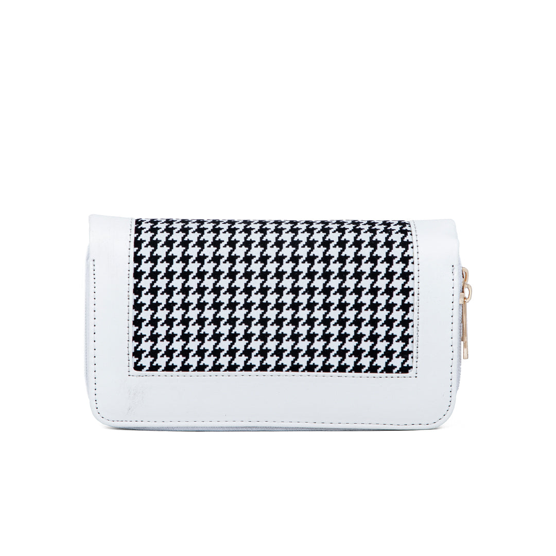 White Casual Wallet P97584