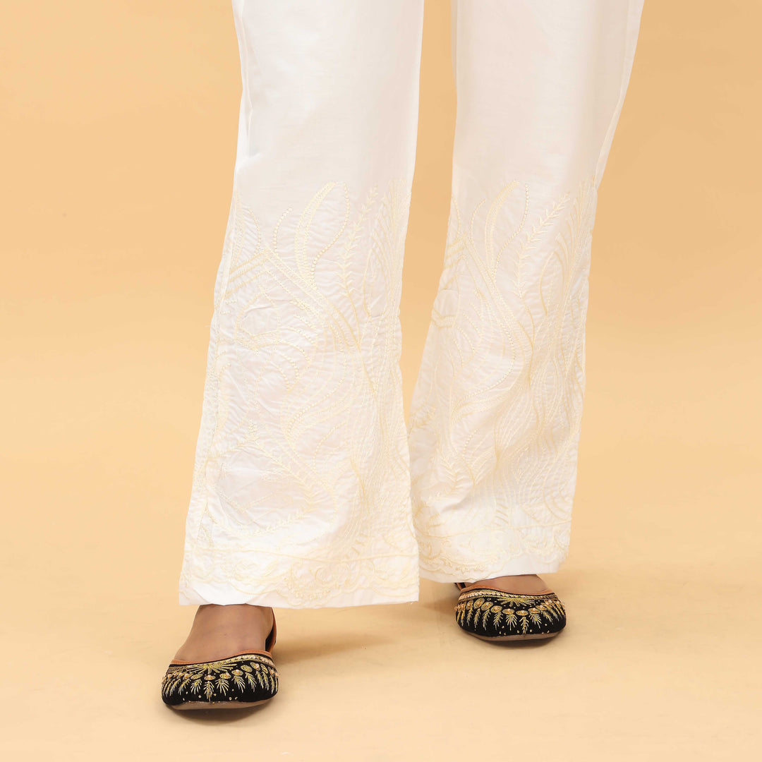 Cream Straight Fit Embellished Trouser PL4067