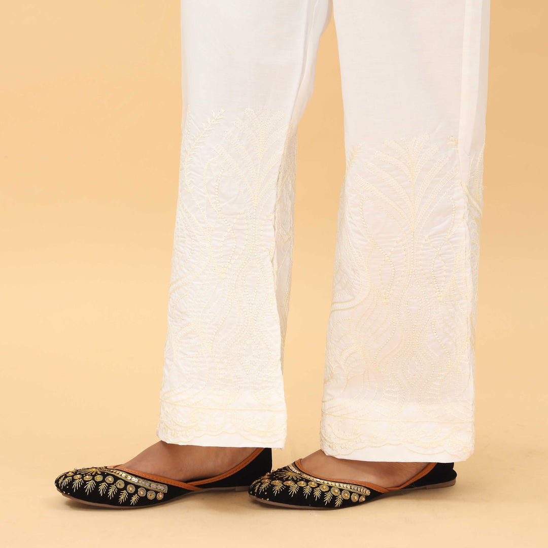 Cream Straight Fit Embellished Trouser PL4067