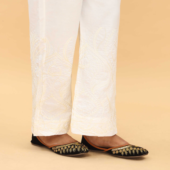 Cream Straight Fit Embellished Trouser PL4067