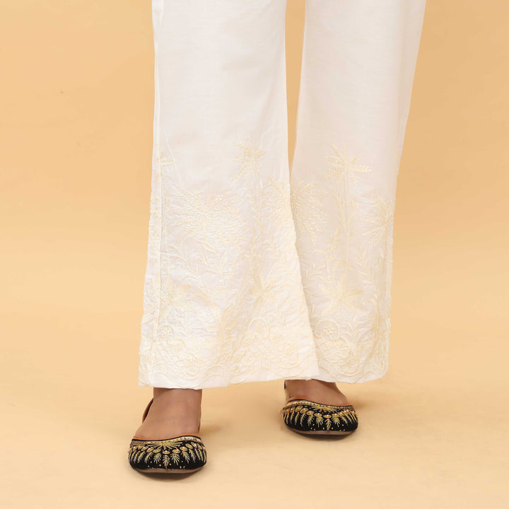 Cream Straight Fit Embellished Trouser PL4073