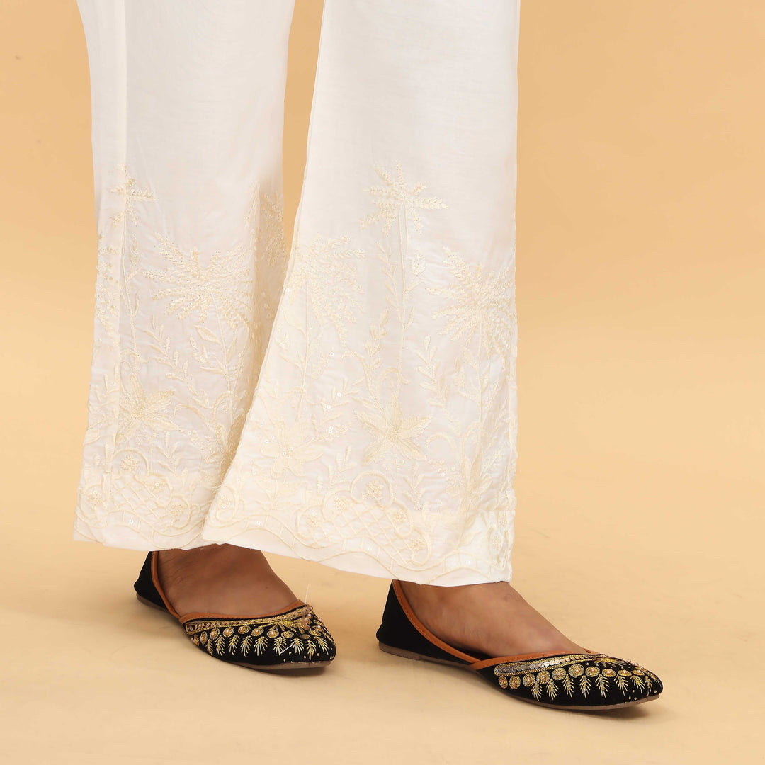 Cream Straight Fit Embellished Trouser PL4073