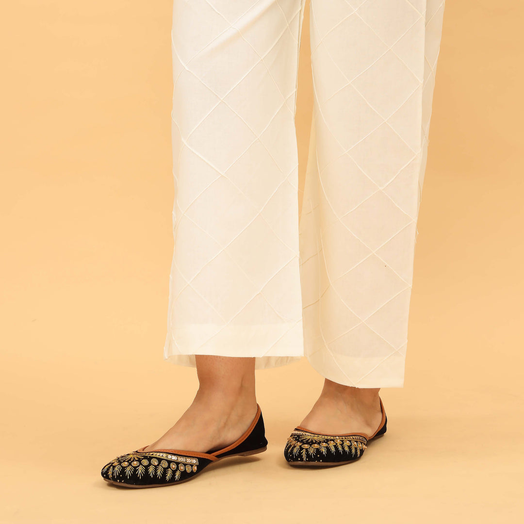 Cream Straight Fit Embellished Trouser PL5034