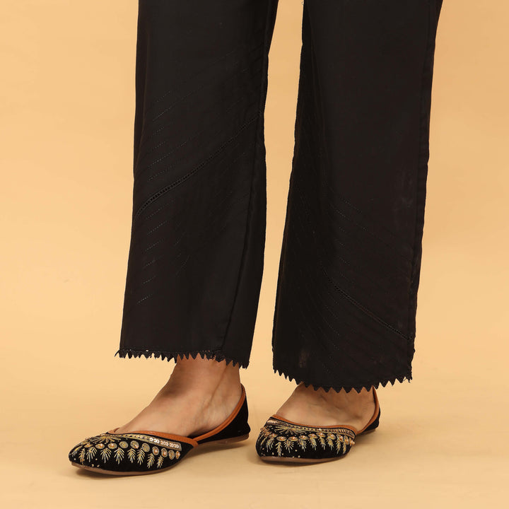 Black Straight Fit Embellished Trouser PL5035