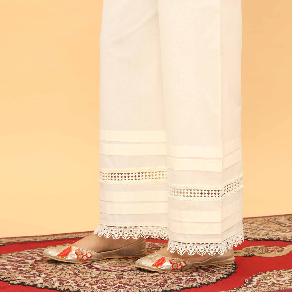 Cream Straight Fit Embellished Trouser PL5052