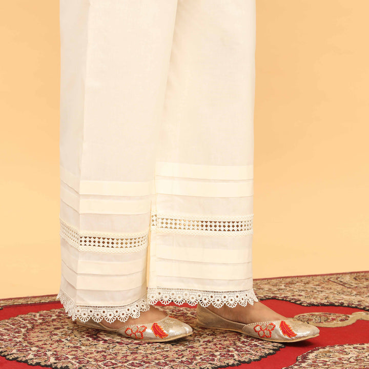 Cream Straight Fit Embellished Trouser PL5052