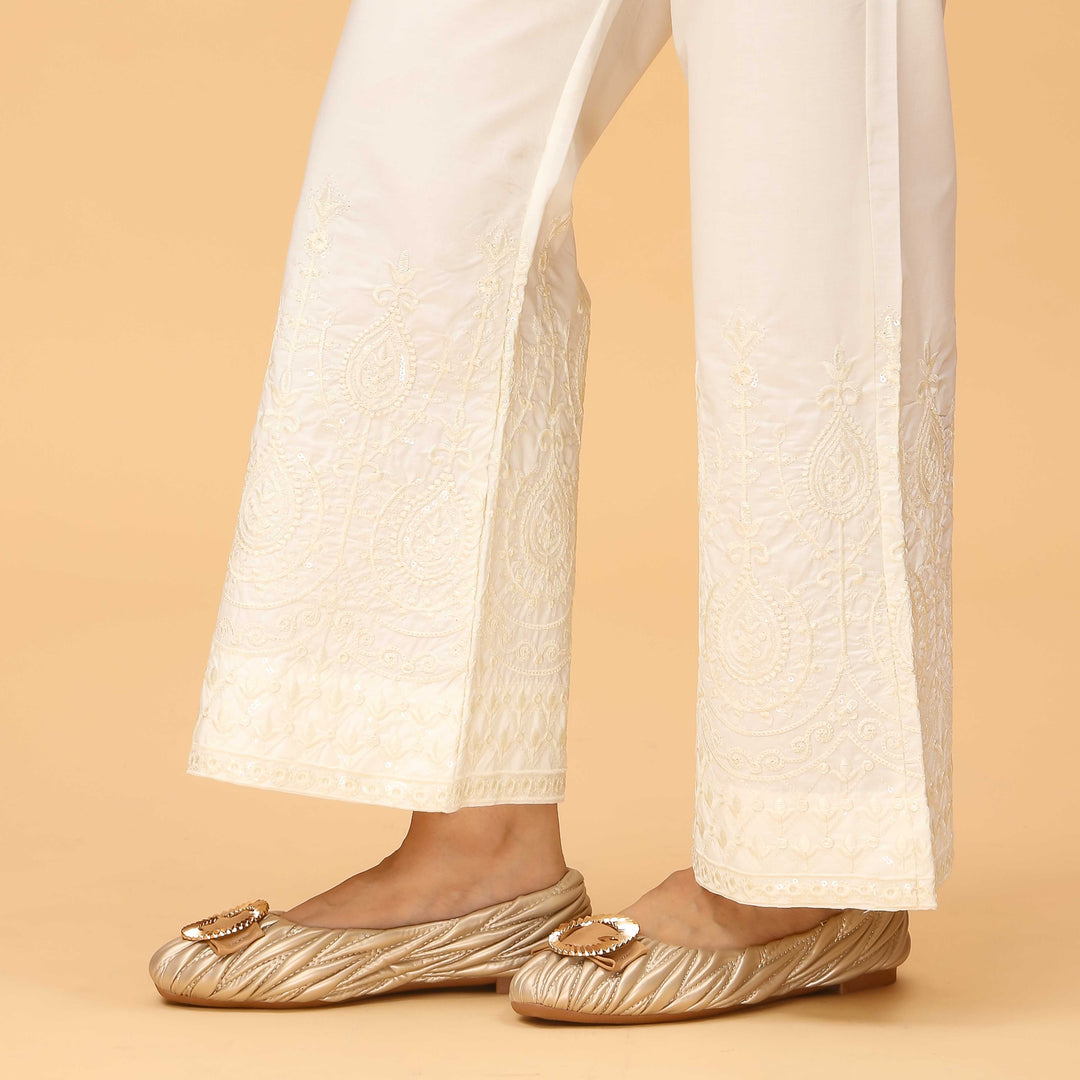 Cream Straight Fit Embellished Cambric Trouser PS4569