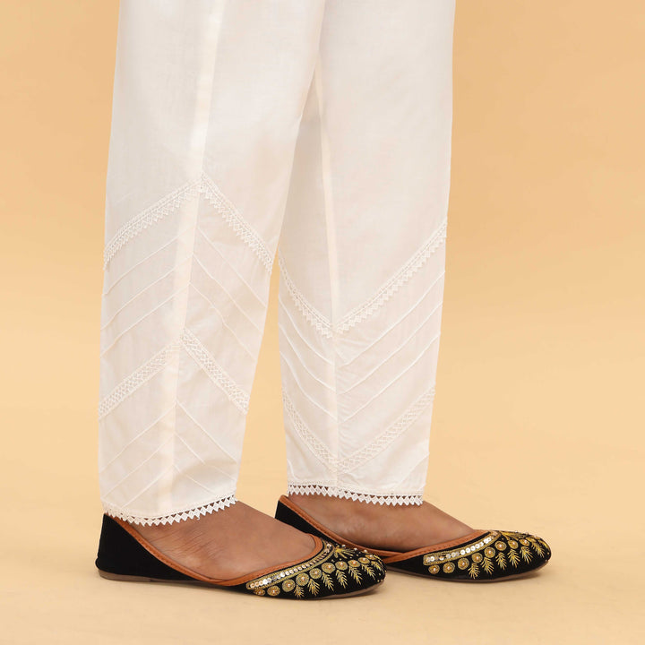 White Slim Fit Embellished Trouser PS4578