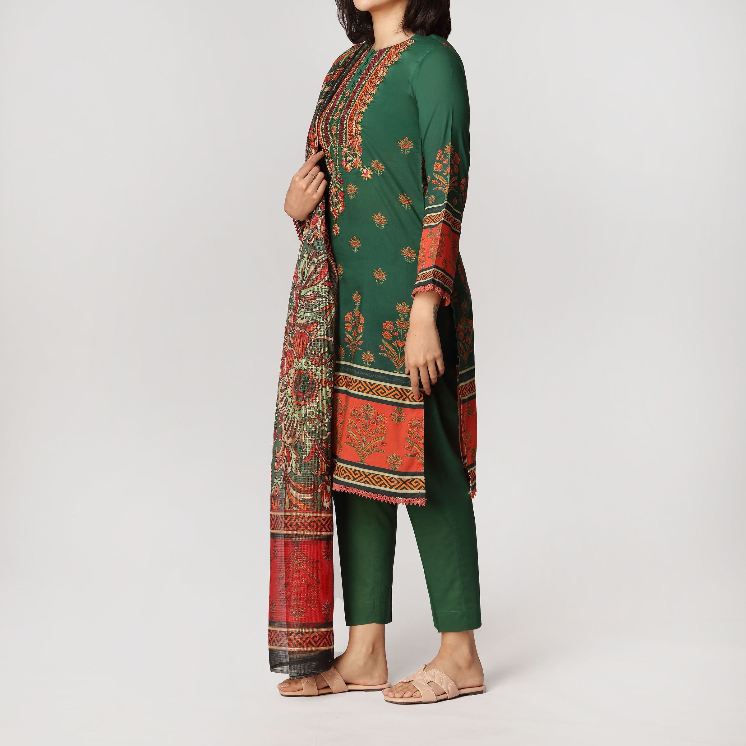 3PC- Un-Stitched Digital Printed Lawn Embroidered Suit PS3483