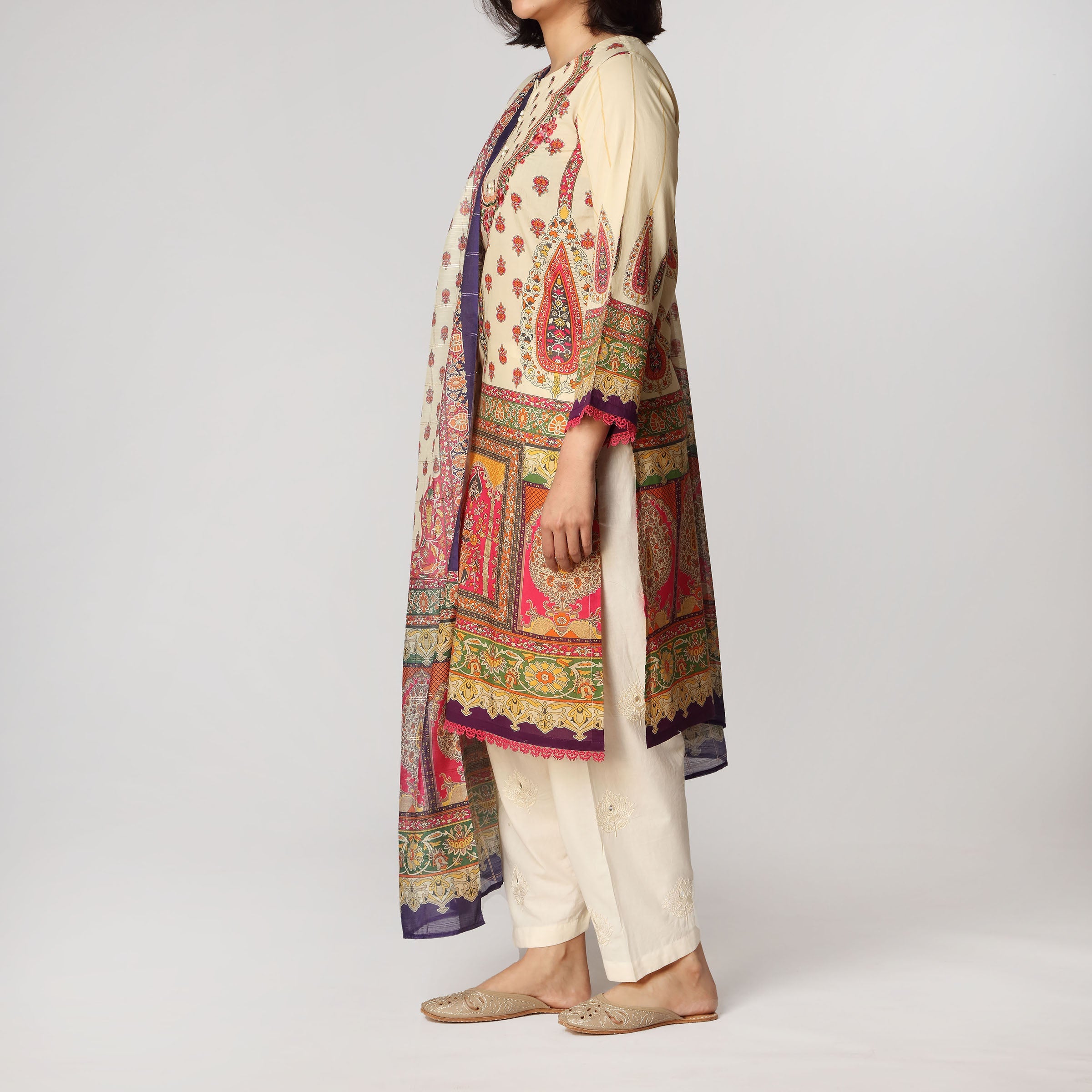 3PC- Un-Stitched Digital Printed Lawn Embroidered Suit PS3484