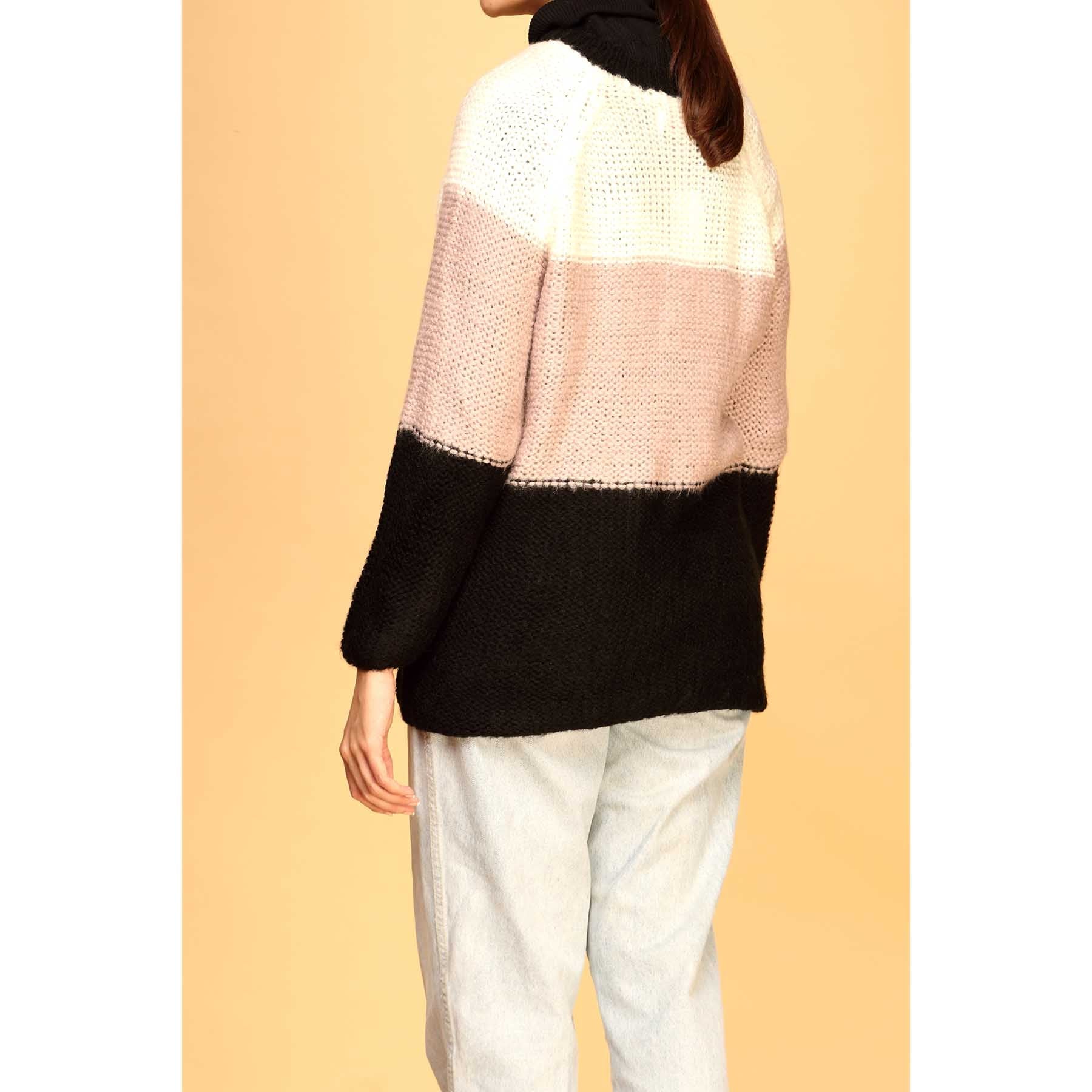 Black Color Pullover Sweater PW1907